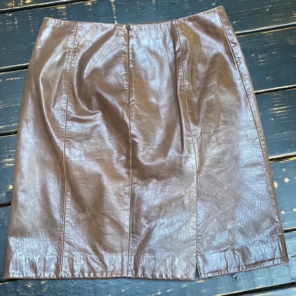 Anne Klein Genuine Leather Skirt - Size 8 - Picture 4 of 11
